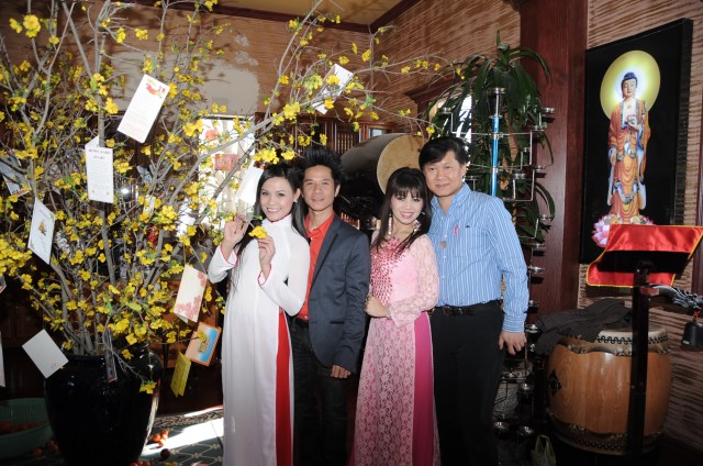 Hoa Kỳ: Đón giao thừa và mồng một Tết Quý Tỵ ở một số chùa Bắc California