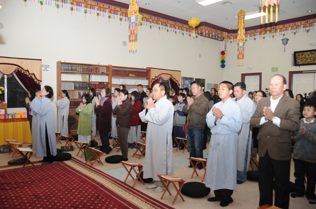 Hoa Kỳ: Đón giao thừa và mồng một Tết Quý Tỵ ở một số chùa Bắc California