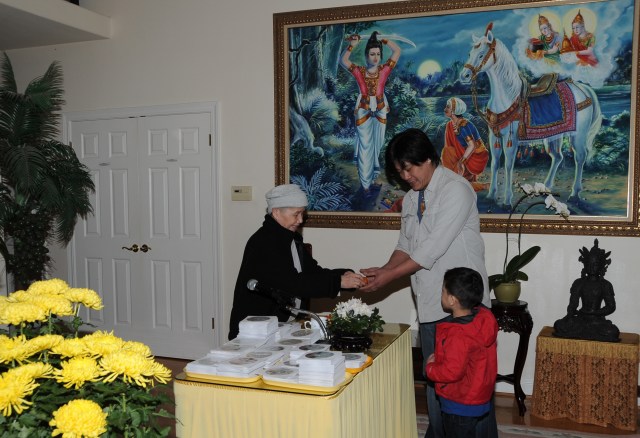 Hoa Kỳ: Đón giao thừa và mồng một Tết Quý Tỵ ở một số chùa Bắc California