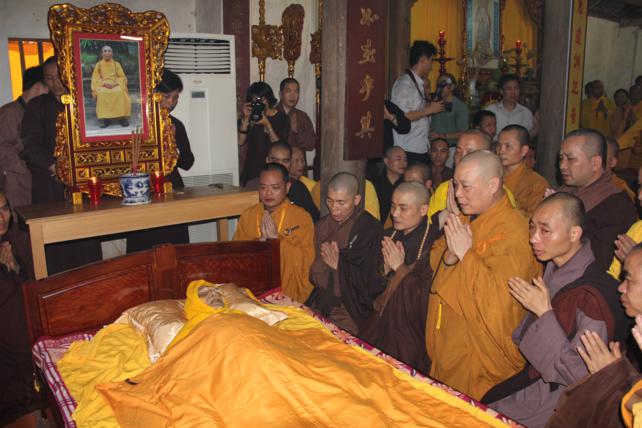 Lễ nhập Kim quan Trưởng lão HT. Thích Thanh Bích