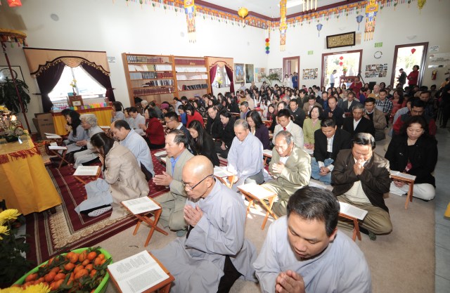 Hoa Kỳ: Đón giao thừa và mồng một Tết Quý Tỵ ở một số chùa Bắc California