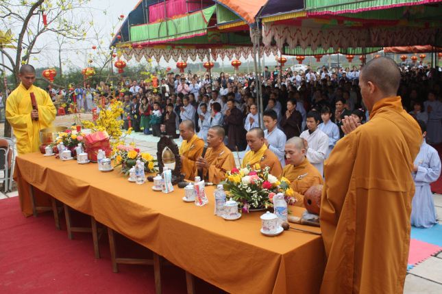 Hà Tĩnh: Lễ &quot;cầu&quot; được an tại ngôi chùa Tịnh Pháp