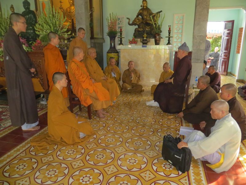 Khẩn trương chuẩn bị lễ nhập kim quan Hòa thượng viện chủ Sơn Thắng Thiền Viện
