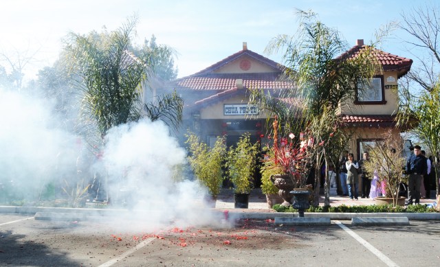 Hoa Kỳ: Đón giao thừa và mồng một Tết Quý Tỵ ở một số chùa Bắc California