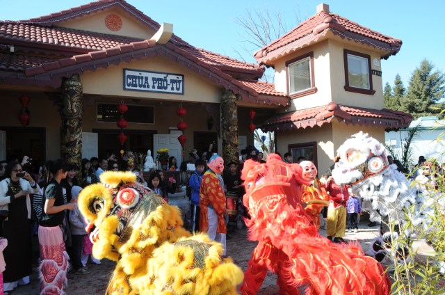 Hoa Kỳ: Đón giao thừa và mồng một Tết Quý Tỵ ở một số chùa Bắc California