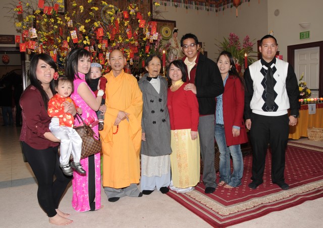 Hoa Kỳ: Đón giao thừa và mồng một Tết Quý Tỵ ở một số chùa Bắc California