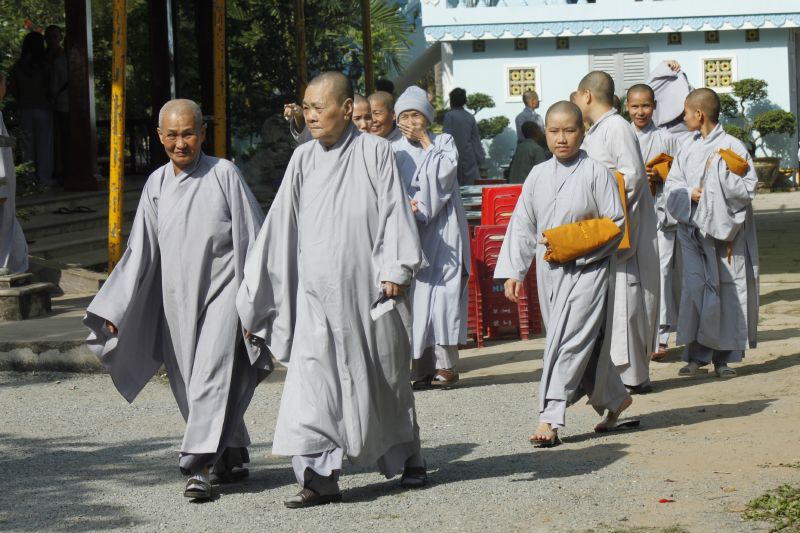 Khẩn trương chuẩn bị lễ nhập kim quan Hòa thượng viện chủ Sơn Thắng Thiền Viện