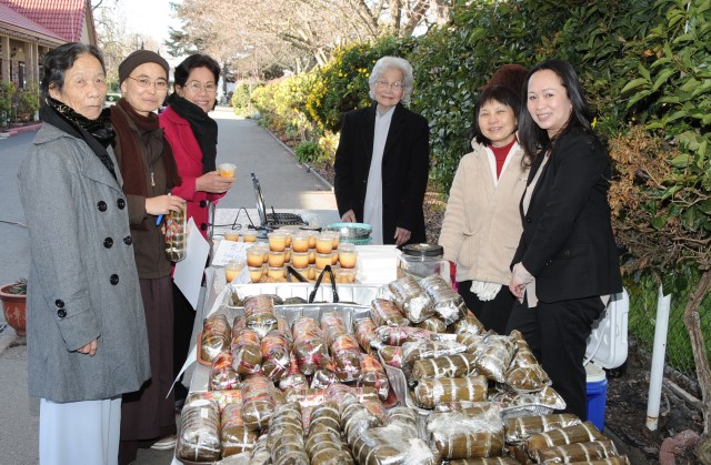 Hoa Kỳ: Đón giao thừa và mồng một Tết Quý Tỵ ở một số chùa Bắc California