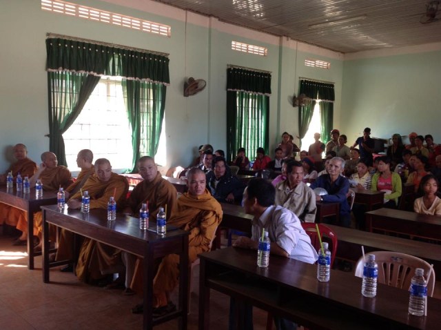 Khoa Anh văn Phật Pháp (Học Viện PGVN Tp.HCM) hành hương và phát quà từ thiện