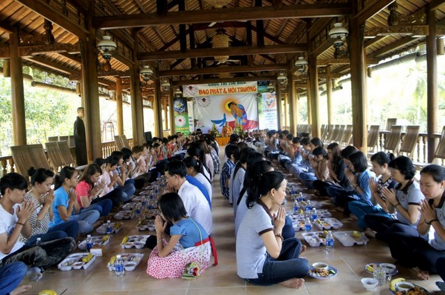 TPHCM: Thanh niên Phật tử tham gia Khóa tu Giã Từ Huyễn Mộng