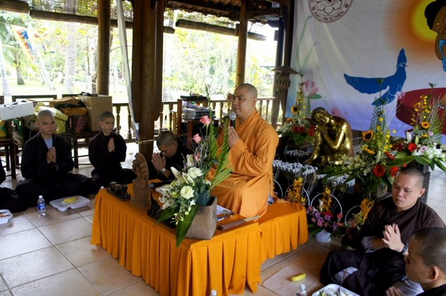 TPHCM: Thanh niên Phật tử tham gia Khóa tu Giã Từ Huyễn Mộng