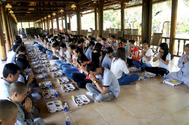 TPHCM: Thanh niên Phật tử tham gia Khóa tu Giã Từ Huyễn Mộng
