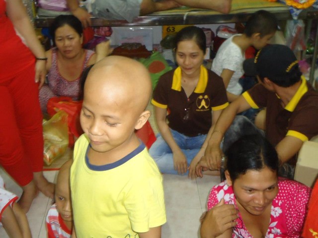Hội từ thiện Miền Yêu Thương (MYT) Sài Gòn thực hiện chương trình “Ta còn đó cho em” số 6 cho bệnh nhi ung thư