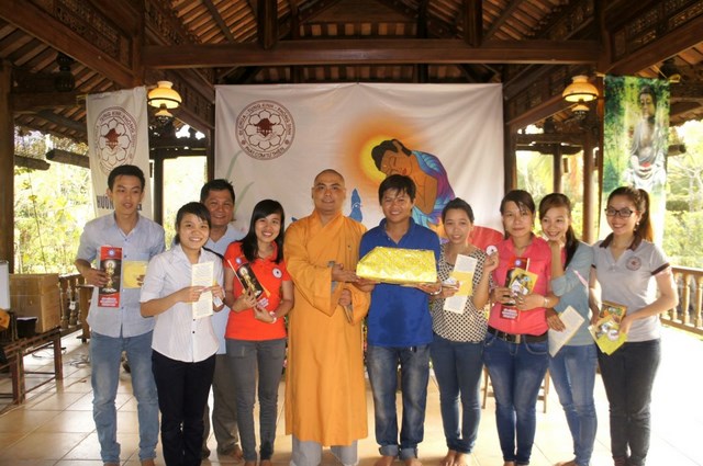 TPHCM: Thanh niên Phật tử tham gia Khóa tu Giã Từ Huyễn Mộng