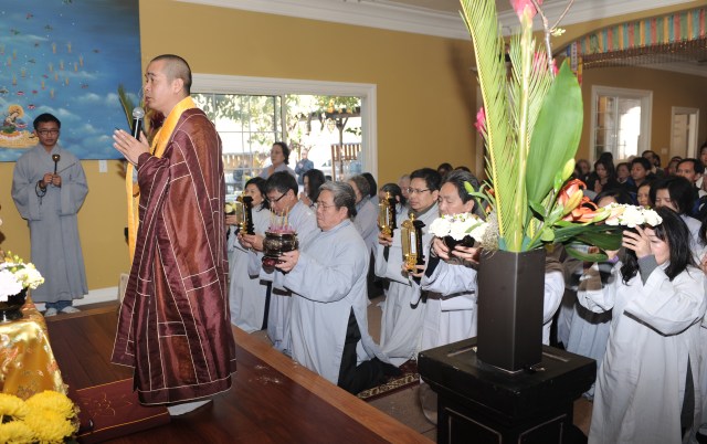 Mỹ: Chùa Liễu Quán (San Jose) tổ chức lễ hiệp kỵ chư vị hương linh và tất niên năm Nhâm Thìn