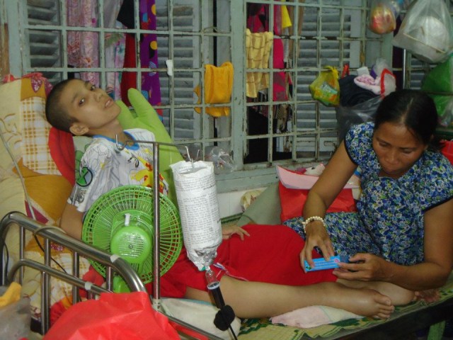 Hội từ thiện Miền Yêu Thương (MYT) Sài Gòn thực hiện chương trình “Ta còn đó cho em” số 6 cho bệnh nhi ung thư