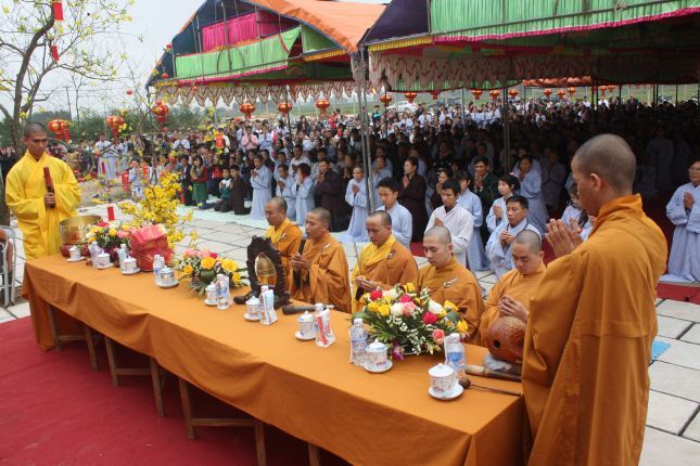 Hà Tĩnh: Lễ &quot;cầu&quot; được an tại ngôi chùa Tịnh Pháp