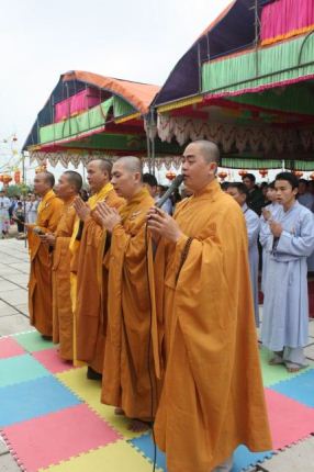 Hà Tĩnh: Lễ &quot;cầu&quot; được an tại ngôi chùa Tịnh Pháp