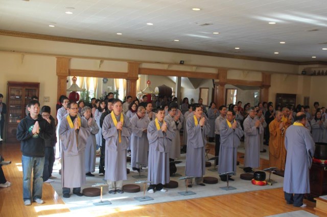 Chùa Trúc Lâm (Chicago, Mỹ) tổ chức tết Nguyên tiêu và tụng kinh Dược sư cầu an