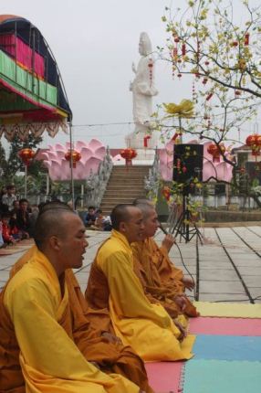 Hà Tĩnh: Lễ &quot;cầu&quot; được an tại ngôi chùa Tịnh Pháp