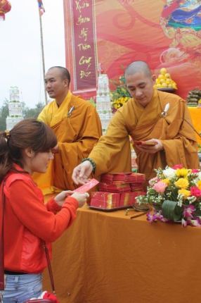 Hà Tĩnh: Lễ &quot;cầu&quot; được an tại ngôi chùa Tịnh Pháp
