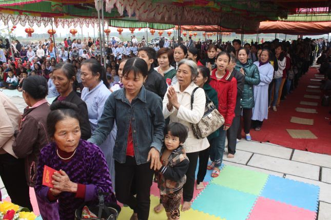 Hà Tĩnh: Lễ &quot;cầu&quot; được an tại ngôi chùa Tịnh Pháp