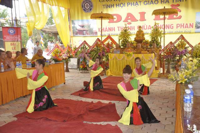 Hà Tĩnh: Long trọng tổ chức Đại lễ lạc thành, an vị tượng Phật tại chùa Phong Phạn