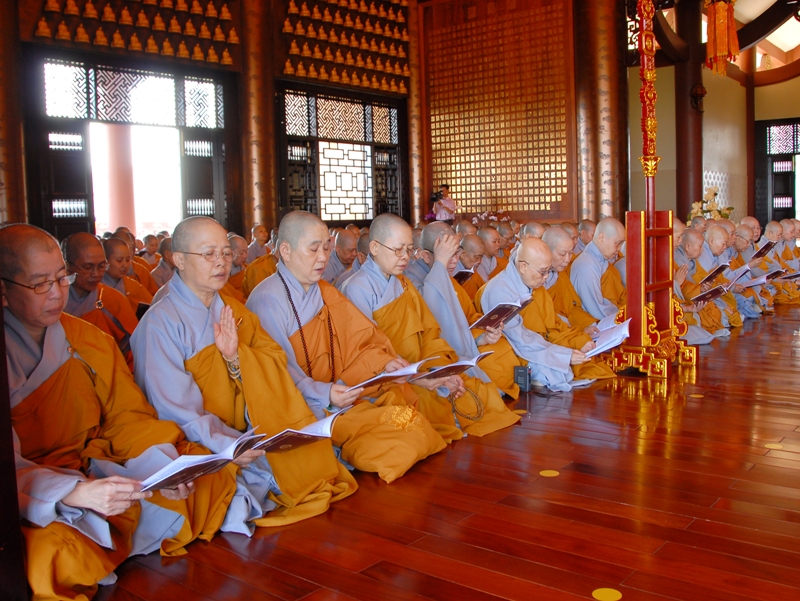 TP. HCM: Pháp hội Dược Sư hoàn mãn