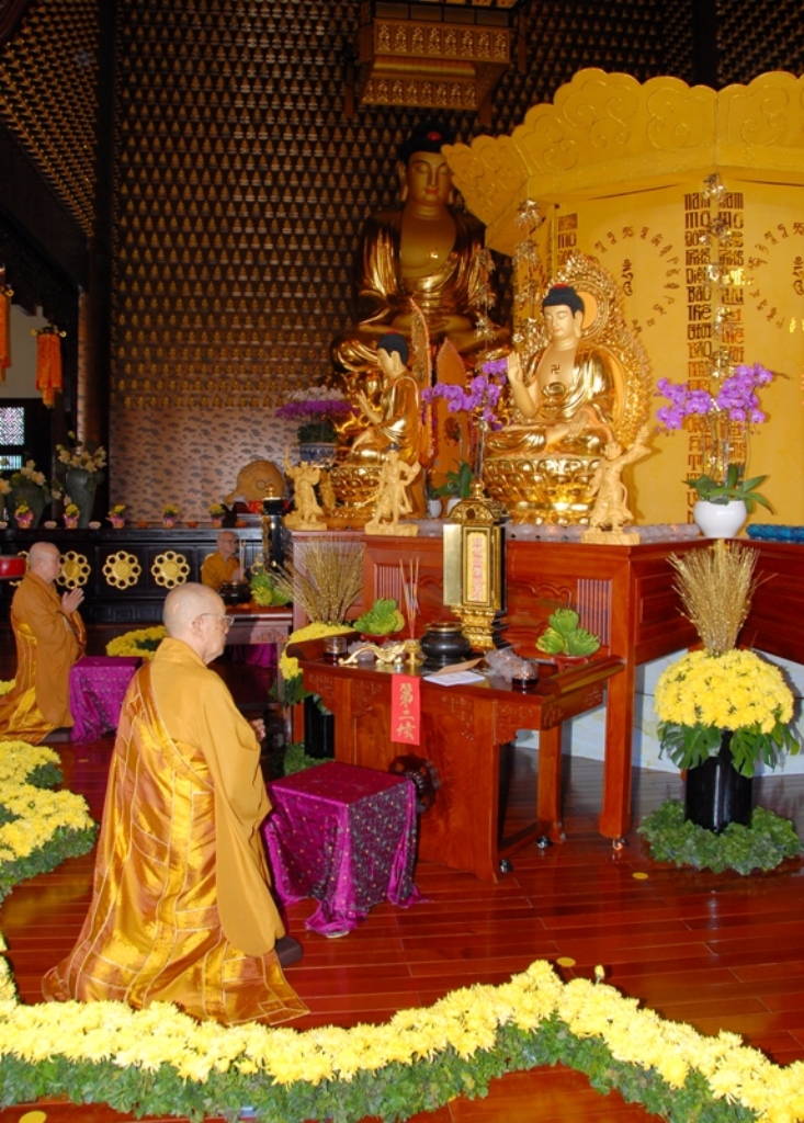 TP. HCM: Pháp hội Dược Sư hoàn mãn