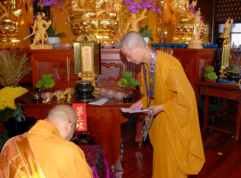 TP. HCM: Pháp hội Dược Sư hoàn mãn