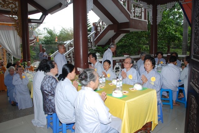 Long An: Chúc thọ đầu năm tại chùa Hòa Bình - Cần Giuộc