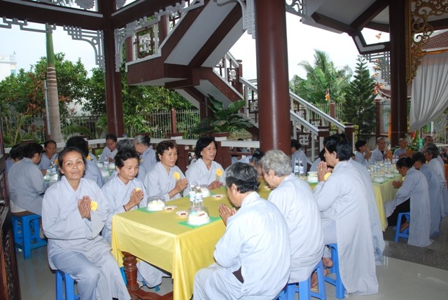 Long An: Chúc thọ đầu năm tại chùa Hòa Bình - Cần Giuộc