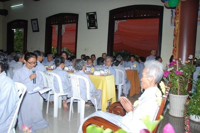 Long An: Chúc thọ đầu năm tại chùa Hòa Bình - Cần Giuộc