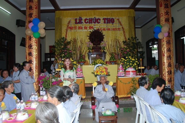 Long An: Chúc thọ đầu năm tại chùa Hòa Bình - Cần Giuộc