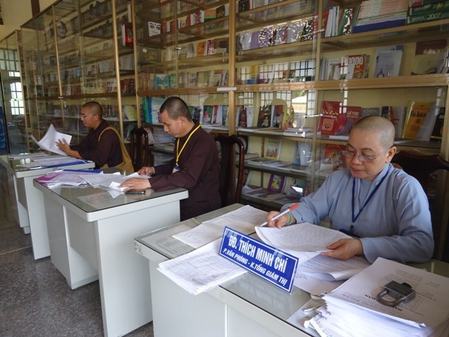Bình Dương: Tuyển người làm Phật