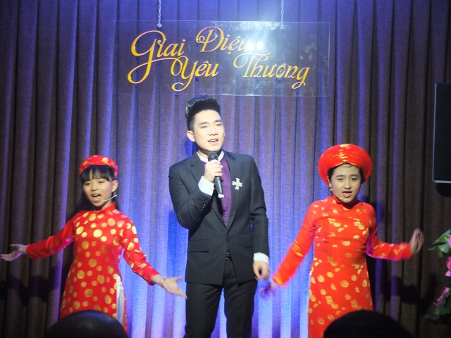 Đêm nhạc Quý Luân – Gieo hương Hoa Từ Bi vào đời