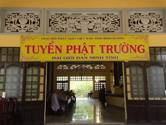 Bình Dương: Tuyển người làm Phật
