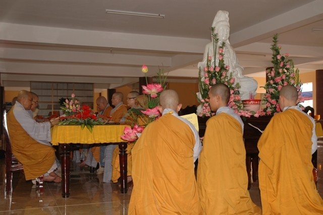 Chùm ảnh: Lễ truyền giới tại đại giới đàn Tịnh Minh - Bình Dương