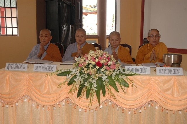 Chùm ảnh: Lễ truyền giới tại đại giới đàn Tịnh Minh - Bình Dương