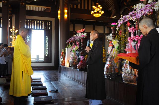 Tp.HCM: TV Pháp Hạnh (Củ Chi) hành hương 10 chùa đầu năm