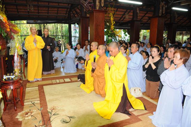 Tp.HCM: TV Pháp Hạnh (Củ Chi) hành hương 10 chùa đầu năm