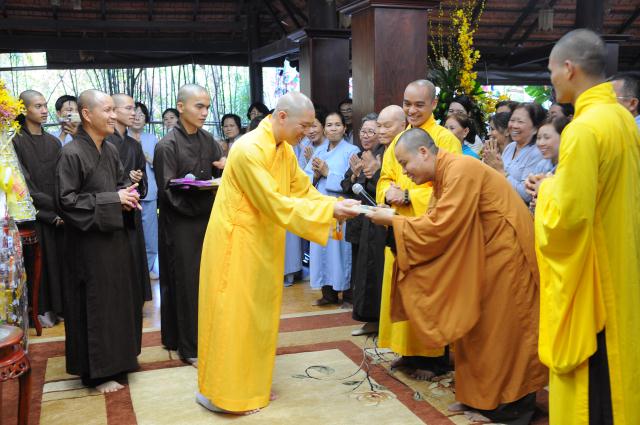 Tp.HCM: TV Pháp Hạnh (Củ Chi) hành hương 10 chùa đầu năm