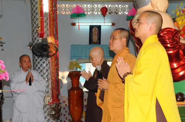 Tp.HCM: TV Pháp Hạnh (Củ Chi) hành hương 10 chùa đầu năm