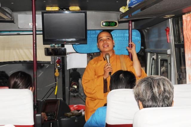 Tp.HCM: TV Pháp Hạnh (Củ Chi) hành hương 10 chùa đầu năm