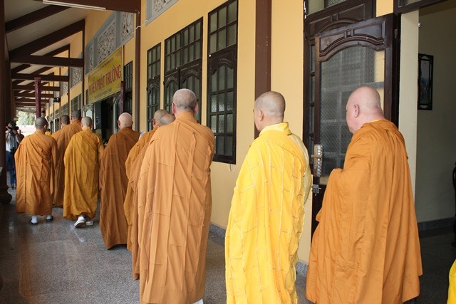 Chùm ảnh: Lễ truyền giới tại đại giới đàn Tịnh Minh - Bình Dương