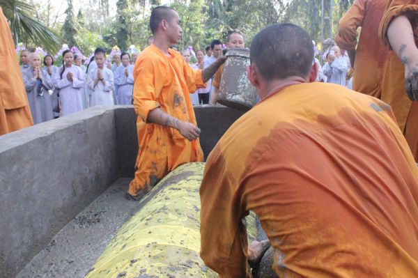 Vĩnh Long: Xúc động chùm ảnh lễ tiễn đưa HT. Thích Đắc Pháp về cõi Phật