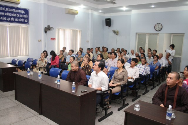 Hội từ thiện Đạo Phật Ngày Nay chăm lo tết cho người nghèo P. 2, Q. Phú Nhuận