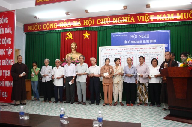 Hội từ thiện Đạo Phật Ngày Nay chăm lo tết cho người nghèo P. 2, Q. Phú Nhuận