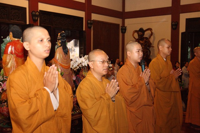 Chùm ảnh: Chùa Giác Ngộ tổ chức hành hương 10 chùa đầu xuân Quý Tỵ