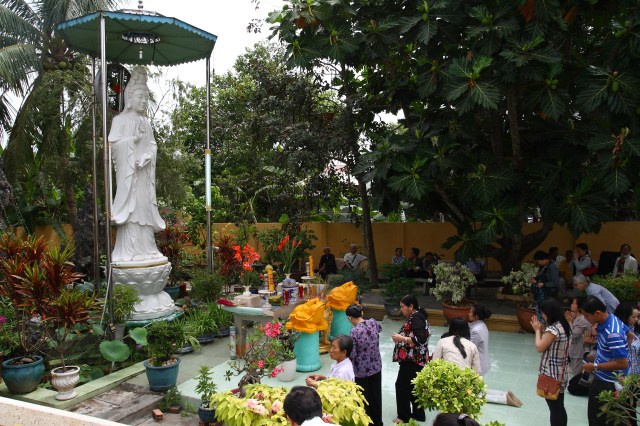 Chùm ảnh: Chùa Giác Ngộ tổ chức hành hương 10 chùa đầu xuân Quý Tỵ